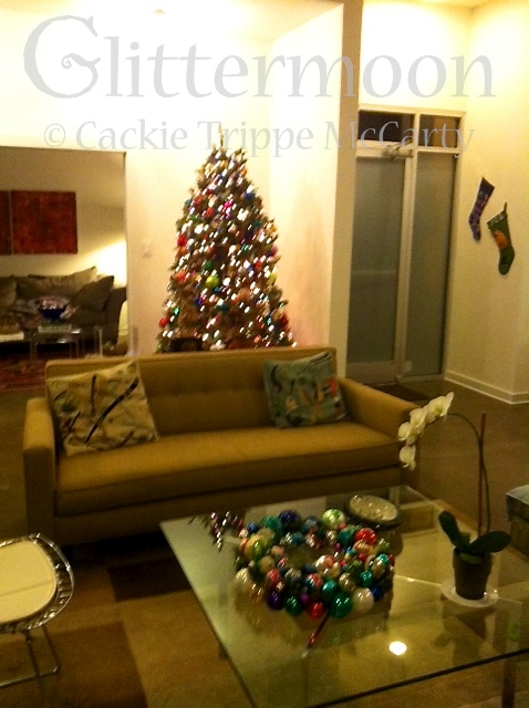 Scott's wreath "Old-fashioned Christmas" in place at his house in Austin