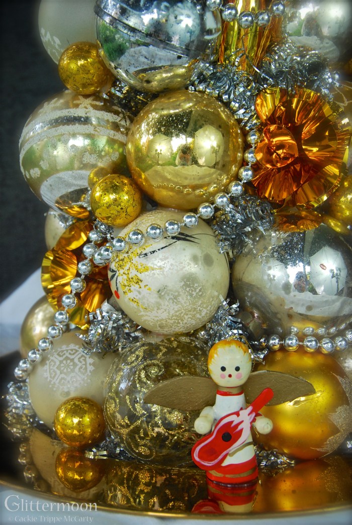 Golden Halo Centerpiece© Glittermoon Vintage Christmas 2016 5